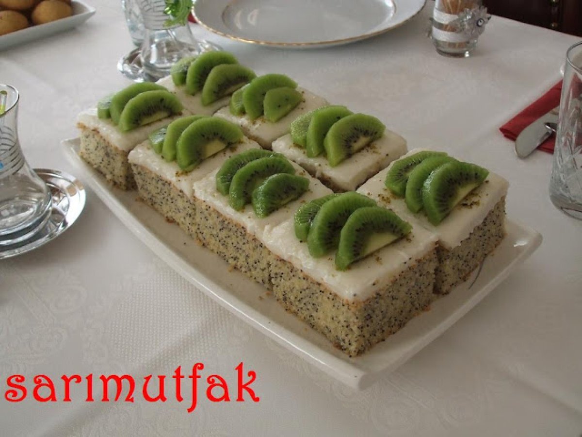 ÇAY SAATİ MASAM VE HAŞHAŞLI MEYVELİ TATLI
