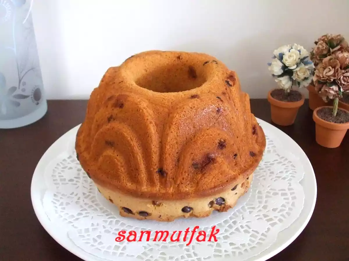 ÇAYLI DAMLA ÇİKOLATALI KEK