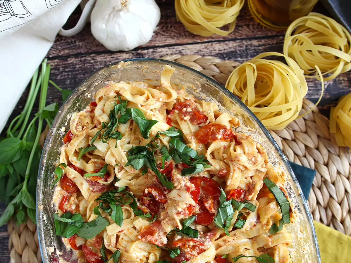 Çeri Domatesli Feta Peynirli Tagliatelle – Fırında Feta Makarna - fotoğraf 7