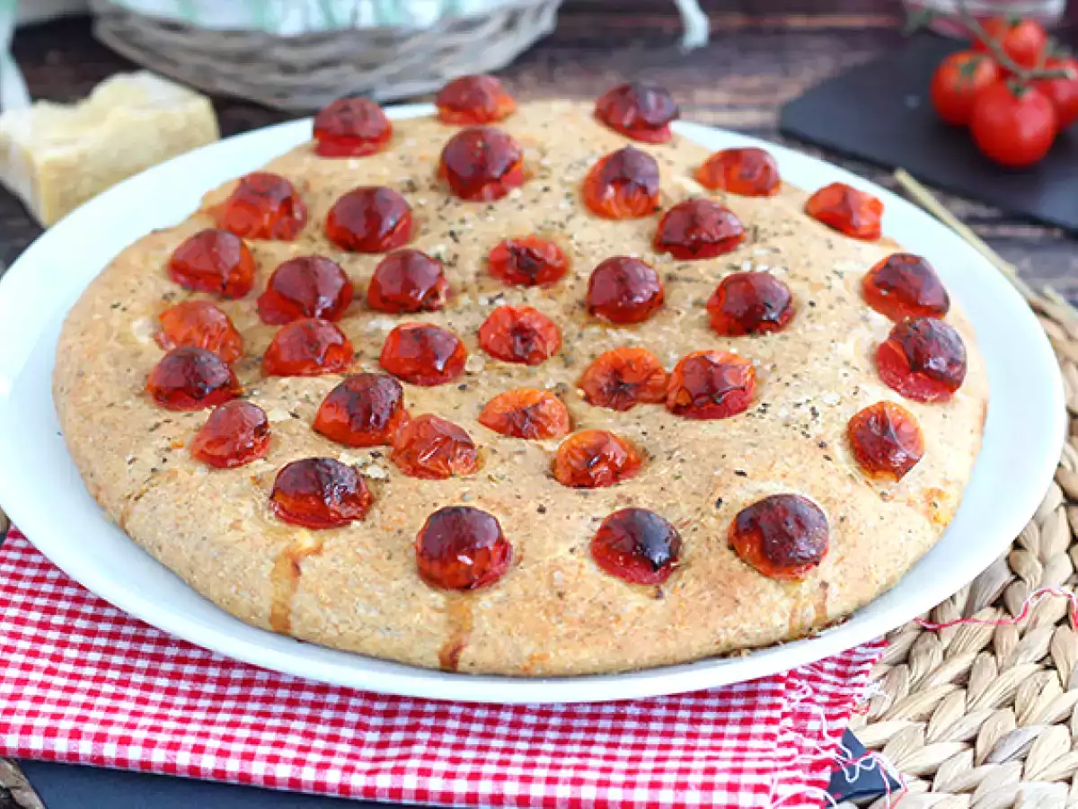 Çeri domatesli focaccia