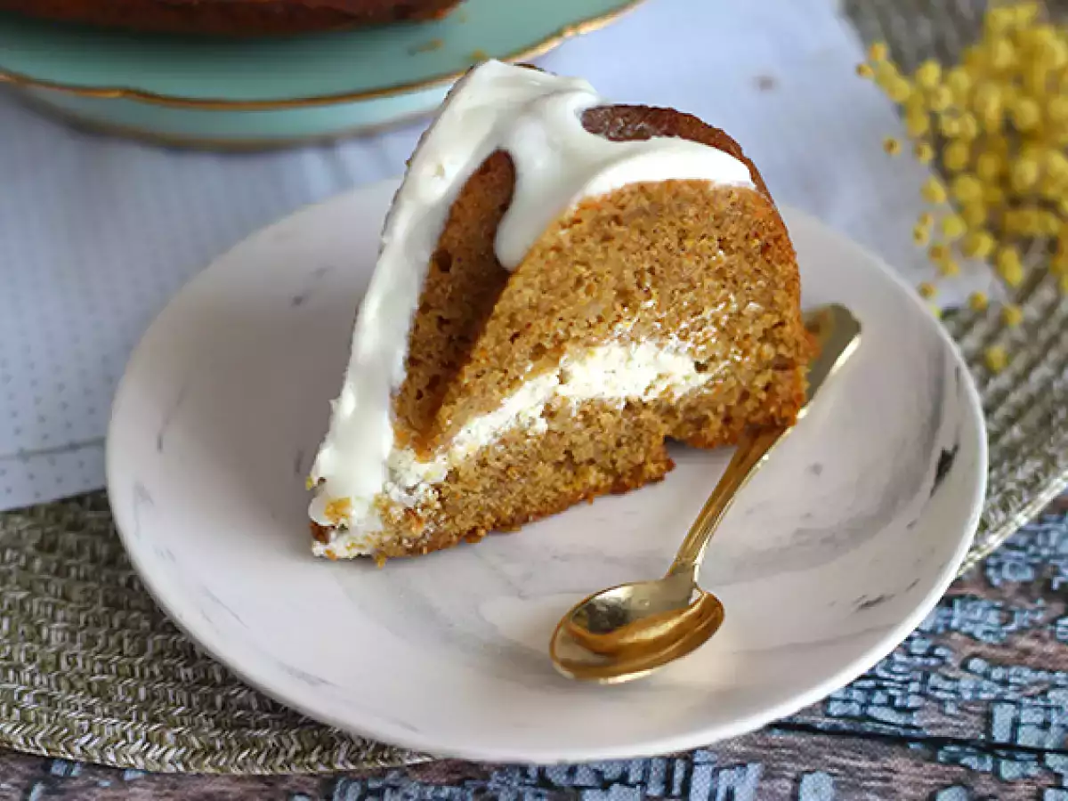 Cheesecake dolgulu havuçlu pandispanya - fotoğraf 6