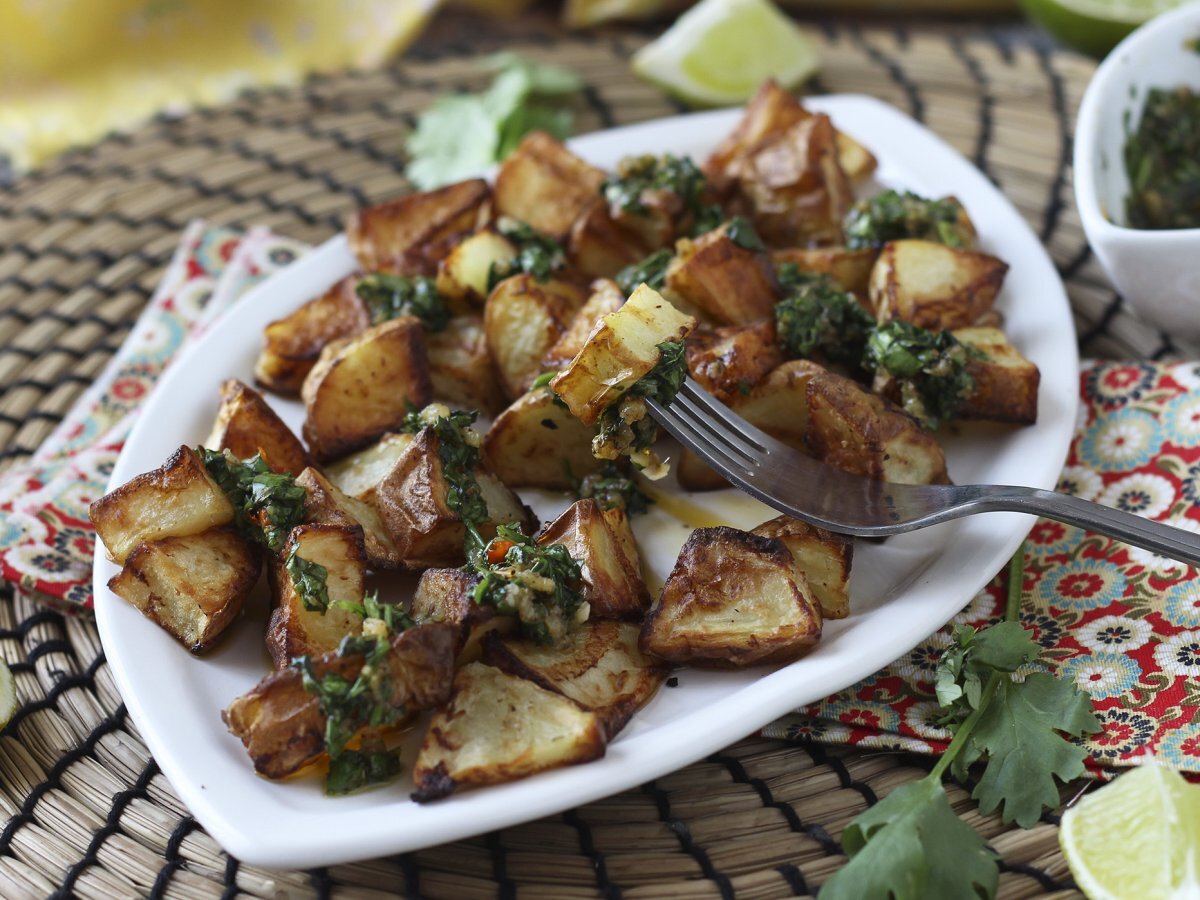 Chimichurri ile fırında patates