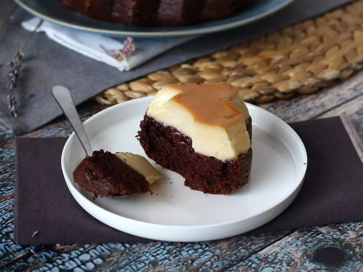 Chocoflan: yumuşacık çikolatalı kek ile vanilyalı karamelli flanın mükemmel birleşimi - fotoğraf 3