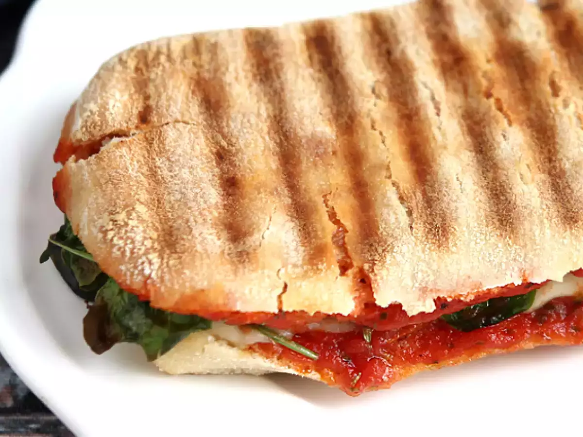 Chorizo ve Emmental Panini - fotoğraf 4