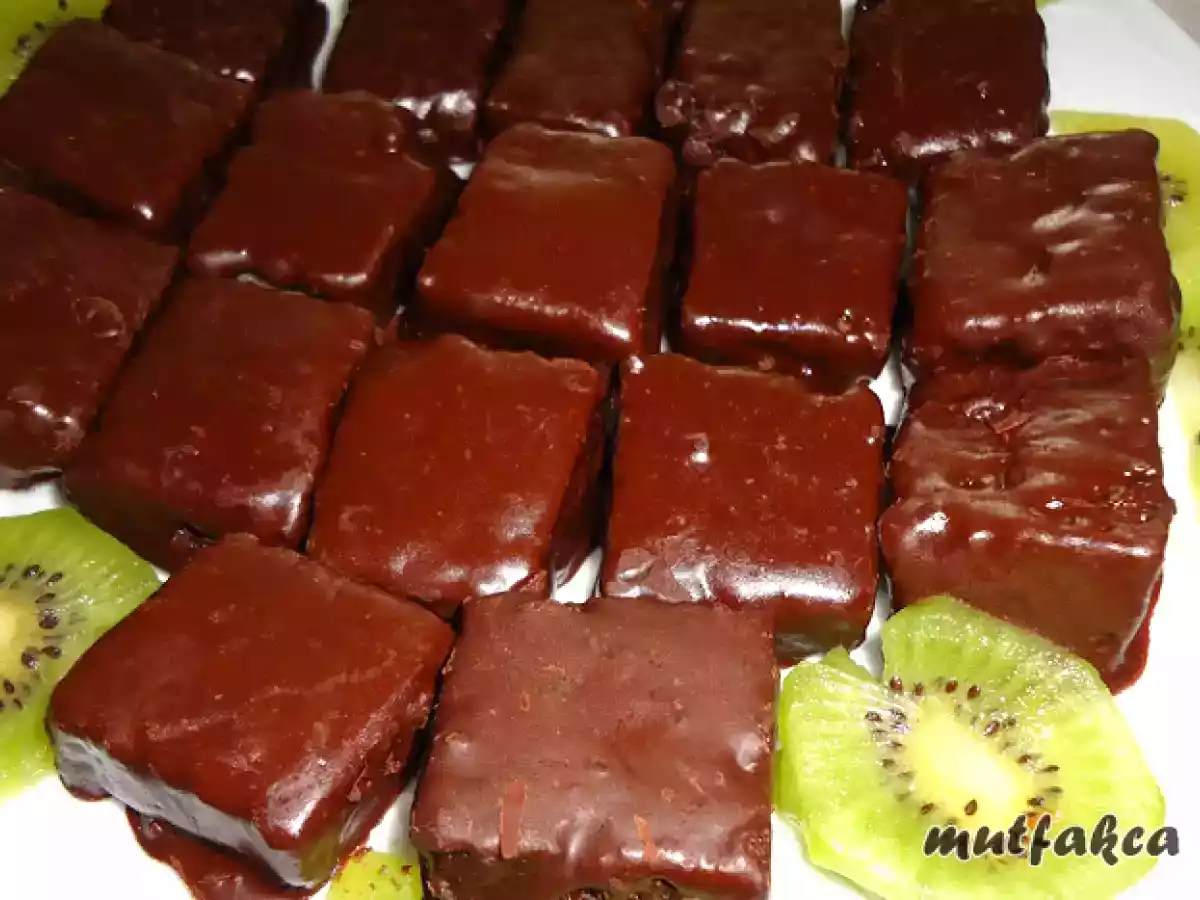 ÇİKOLATALI SÜRPRİZ