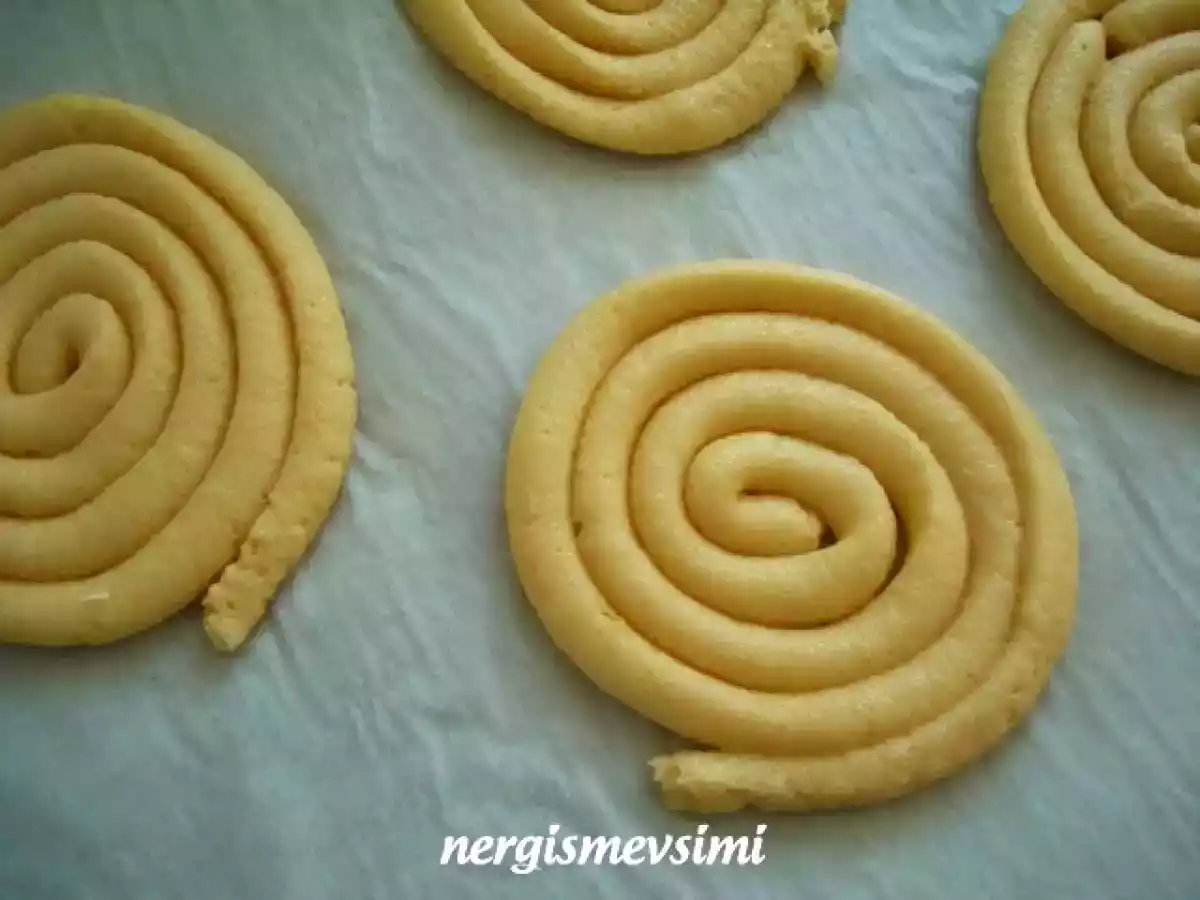 ÇİLEKLİ MİNİ PASTACIKLAR - fotoğraf 2