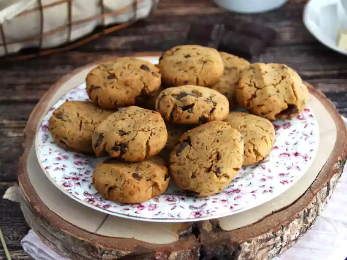 Çikolata parçacıklı bisküvi (vegan ve glütensiz)
