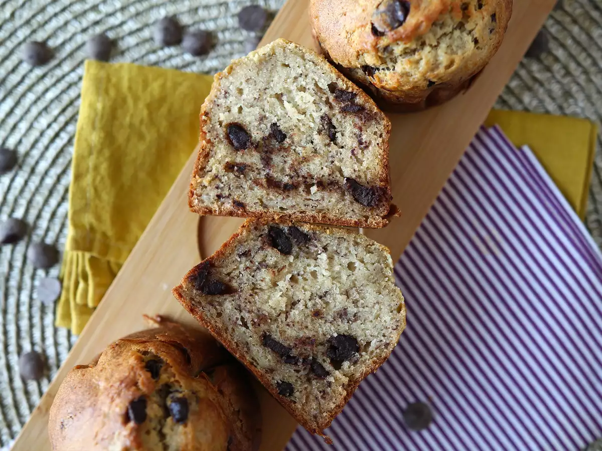 Çikolata Parçacıklı Muzlu Ekstra Lezzetli Muffinler - fotoğraf 4