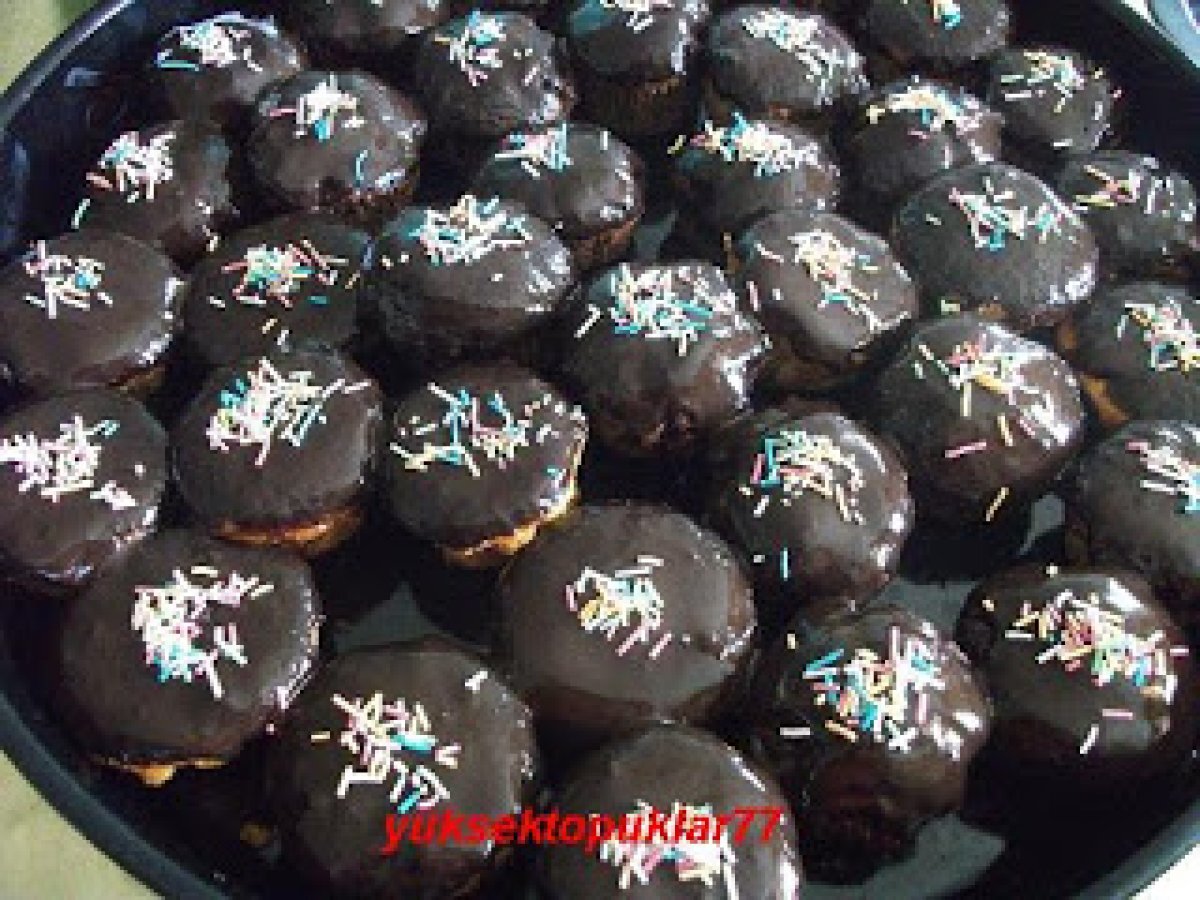 Çikolata Soslu Cupcake