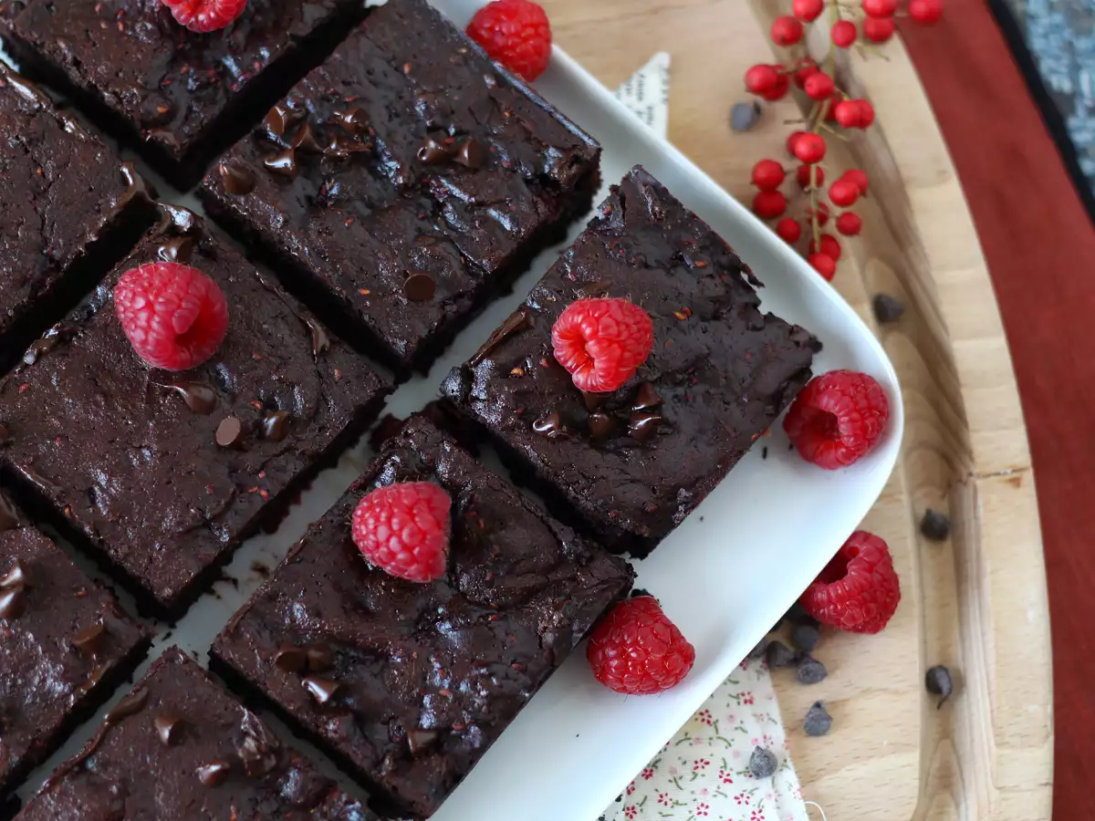 Çikolatalı Ahududulu Brownie: Tam Bir Lezzet Şöleni! - fotoğraf 6
