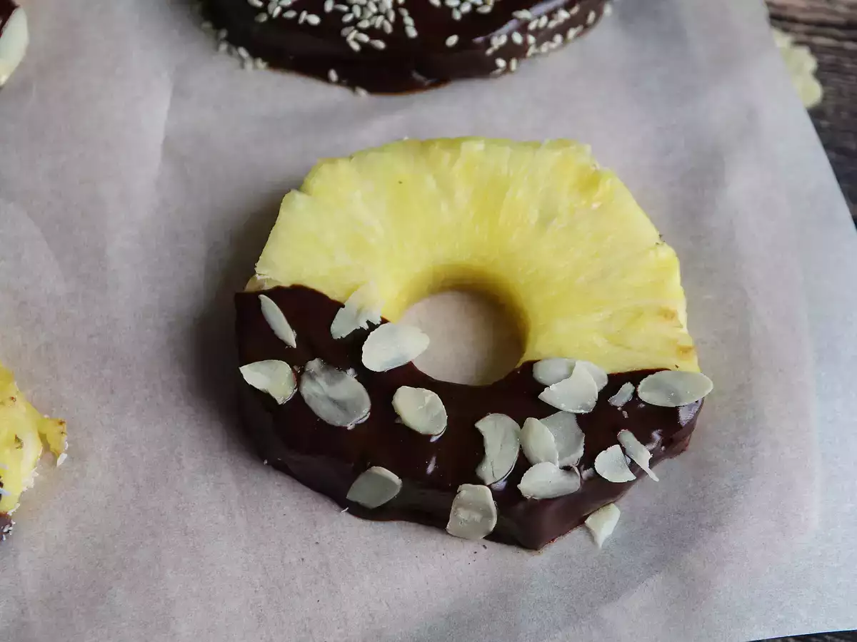Çikolatalı Ananas: Çocuklarla Hazırlayabileceğiniz Mükemmel Tatlı - fotoğraf 4