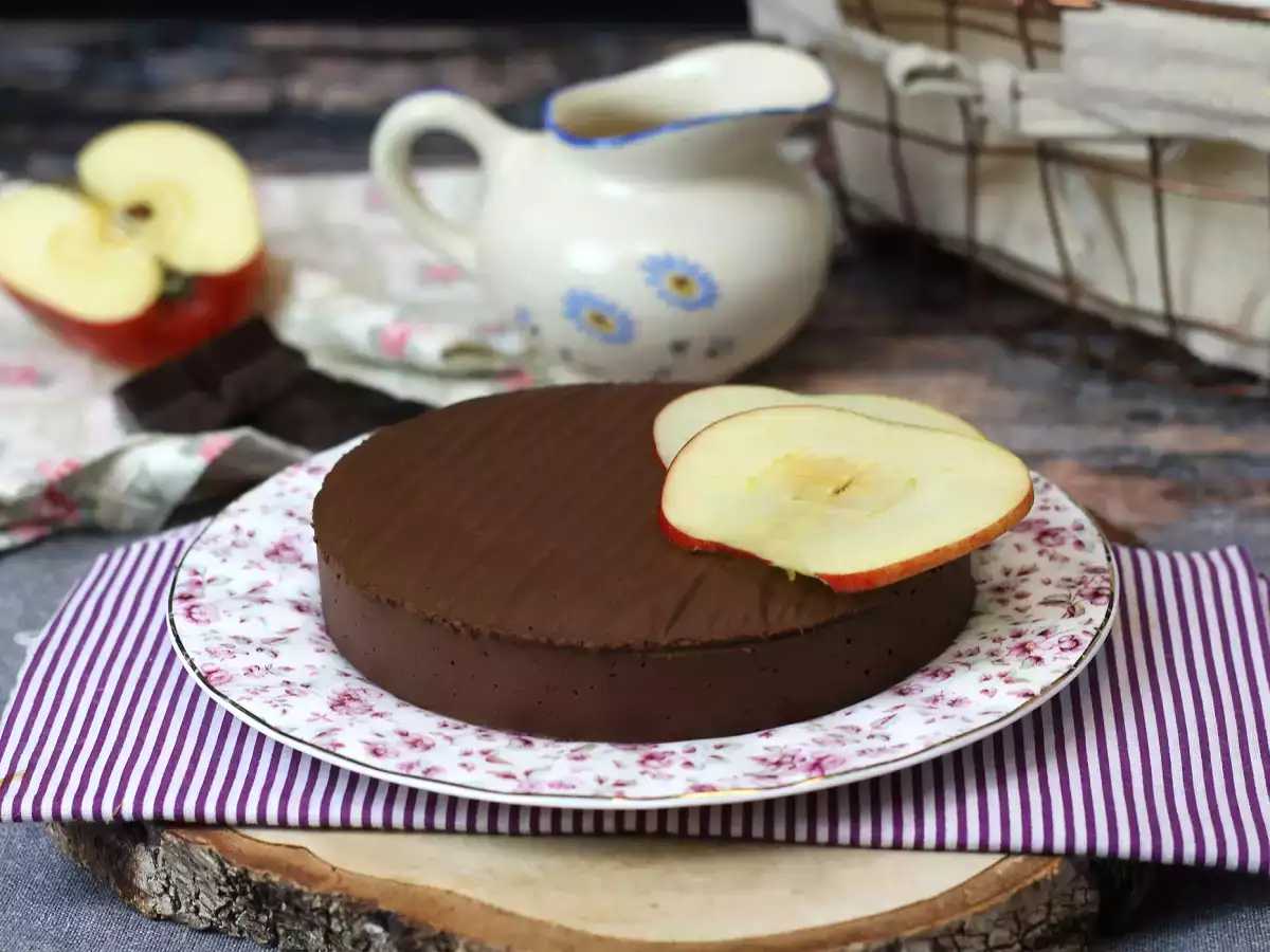 Çikolatalı elmalı fudge, sadece 2 malzeme ile yapımı süper kolay bir tatlı! - fotoğraf 2