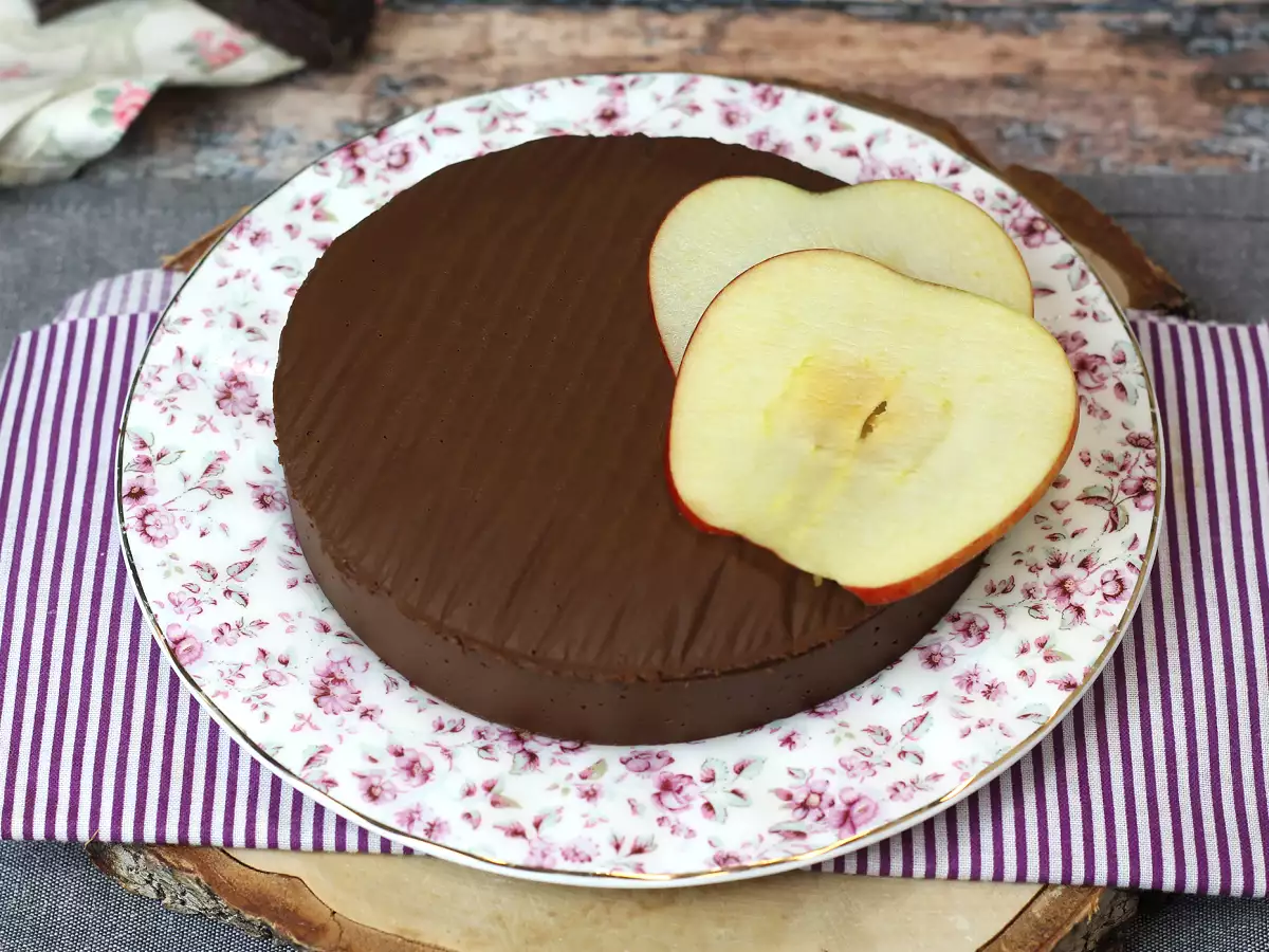 Çikolatalı elmalı fudge, sadece 2 malzeme ile yapımı süper kolay bir tatlı! - fotoğraf 3