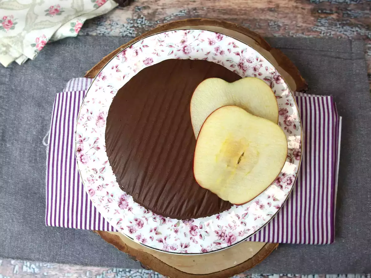 Çikolatalı elmalı fudge, sadece 2 malzeme ile yapımı süper kolay bir tatlı! - fotoğraf 5