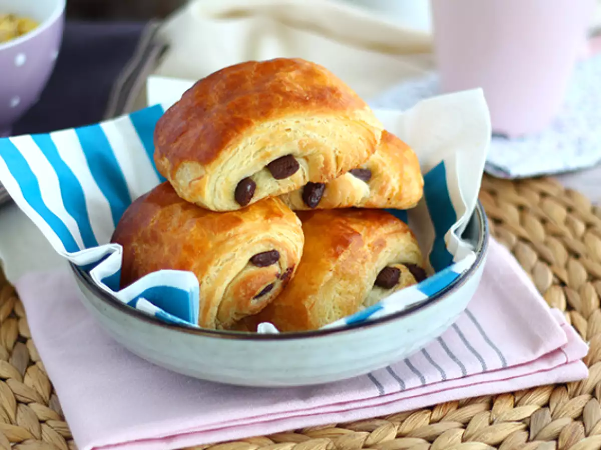 Çikolatalı kruvasan (Pain au chocolat)