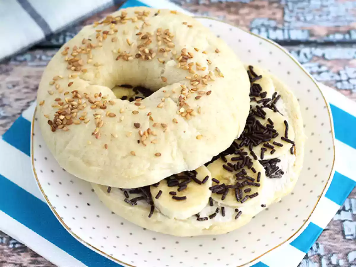 Çikolatalı muzlu simit