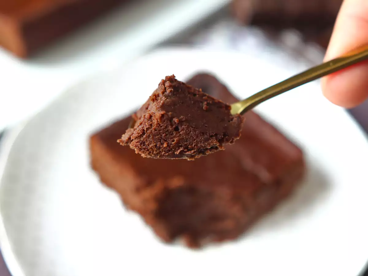 Çikolatalı ve kırmızı fasulyeli proteinli brownie - fotoğraf 2