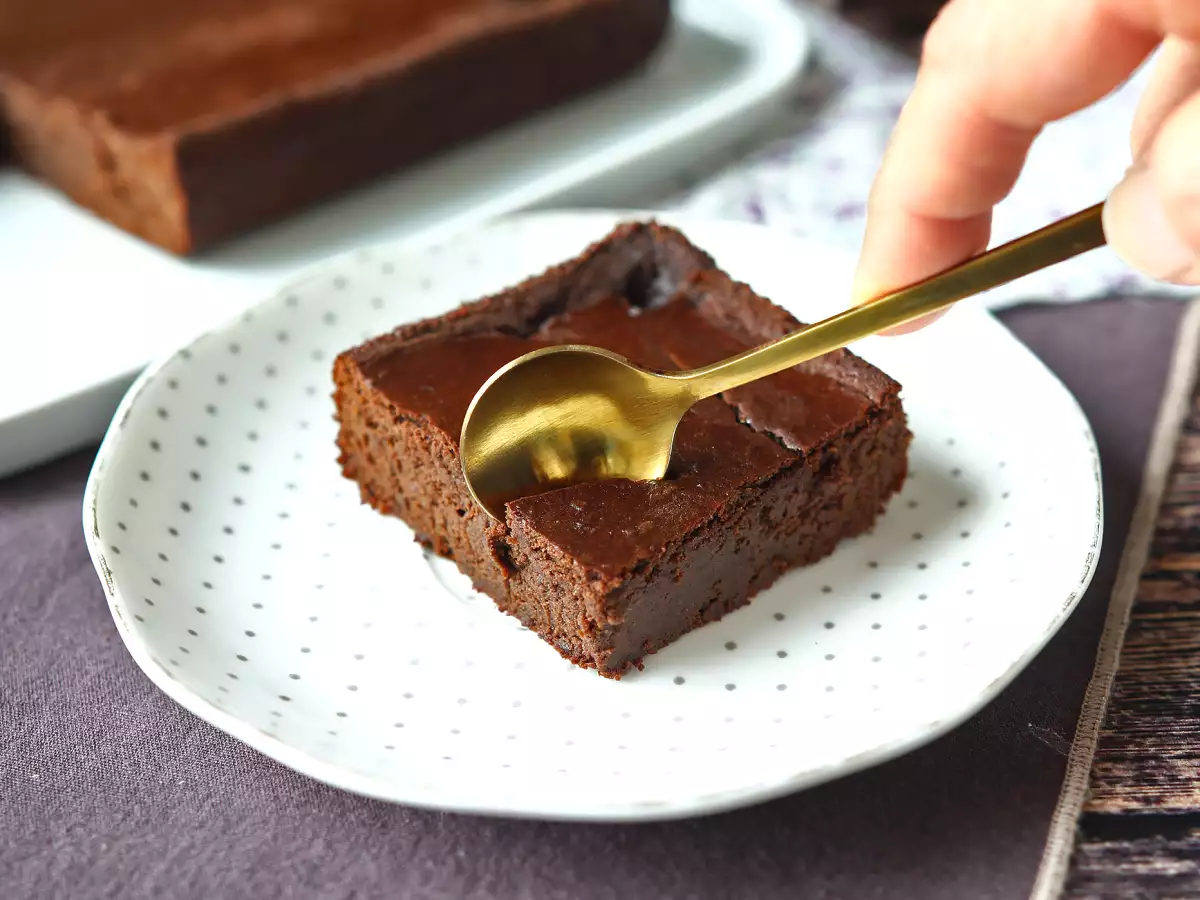 Çikolatalı ve kırmızı fasulyeli proteinli brownie - fotoğraf 5