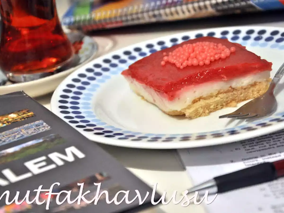 Çilek Püreli Tatlı - fotoğraf 2