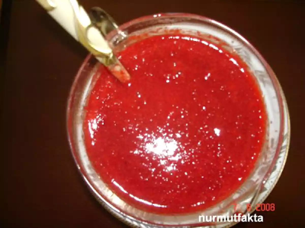 Çilek soslu etimek tatlısı - fotoğraf 2