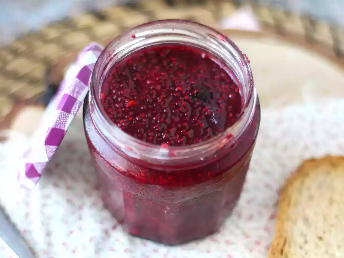 Çilek ve chia tohumu ile sağlıklı reçel - fotoğraf 3