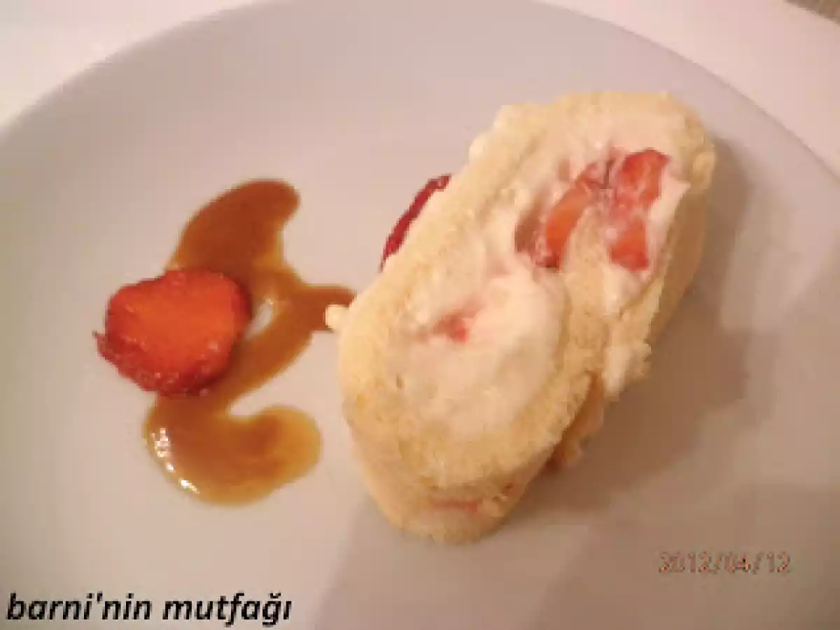 Çilekli Rulo Pasta - fotoğraf 3