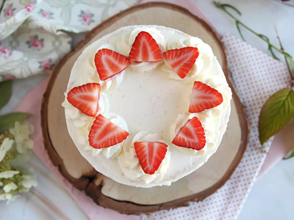 Çilekli ve Mascarpone Kremalı Katlı Pasta - fotoğraf 6