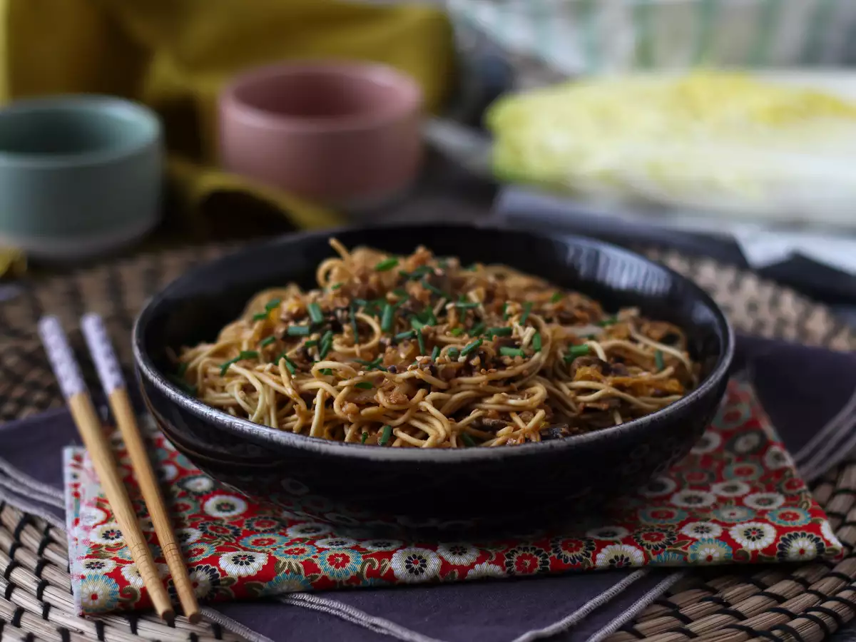 Çin Erişteli Wok (Sebzeli ve Dokulu Soya Proteinli) - fotoğraf 4