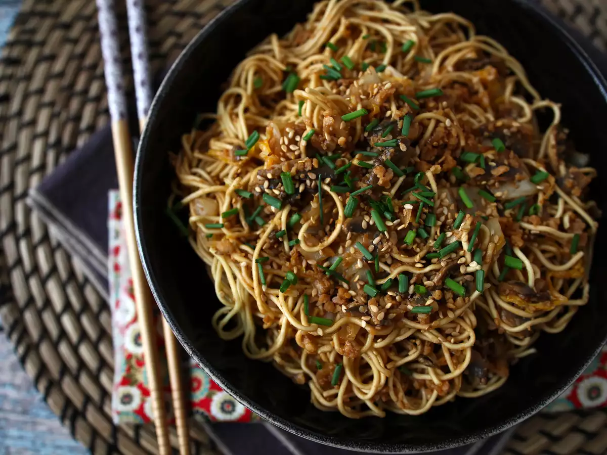 Çin Erişteli Wok (Sebzeli ve Dokulu Soya Proteinli) - fotoğraf 5