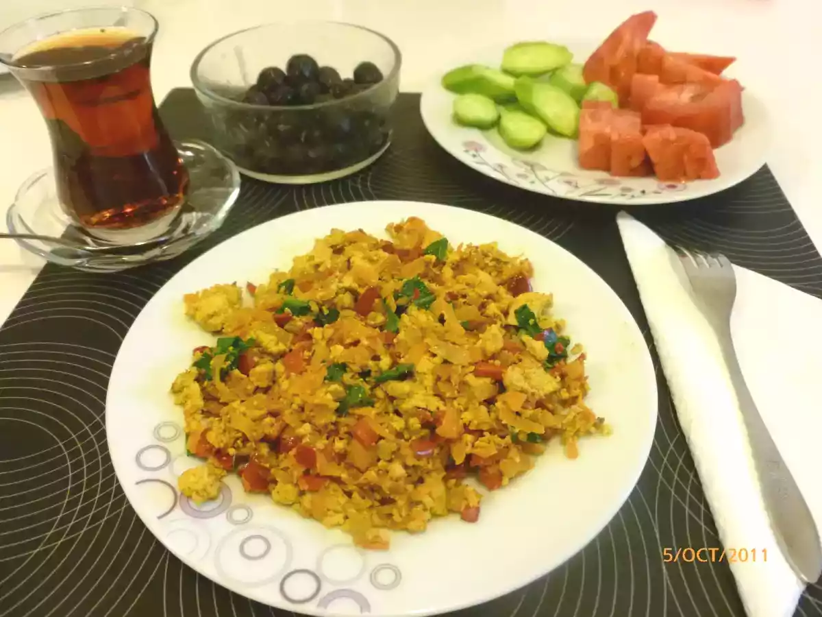 Çırpılmış tofu (tofu scramble)