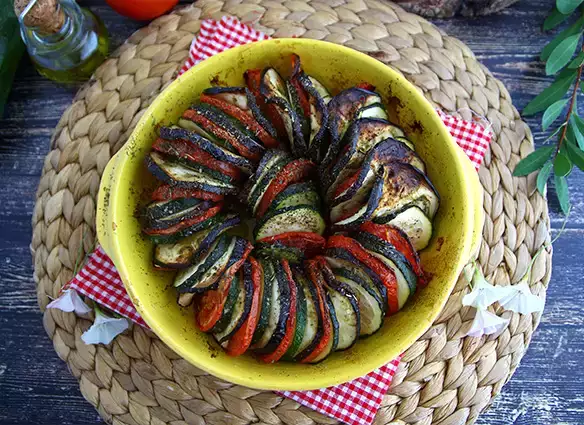 Çok kolay provençal sebze tianı