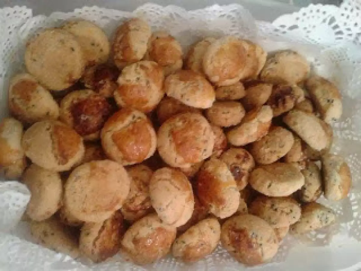 ÇÖREK OTLU MİNİK KURABİYELER