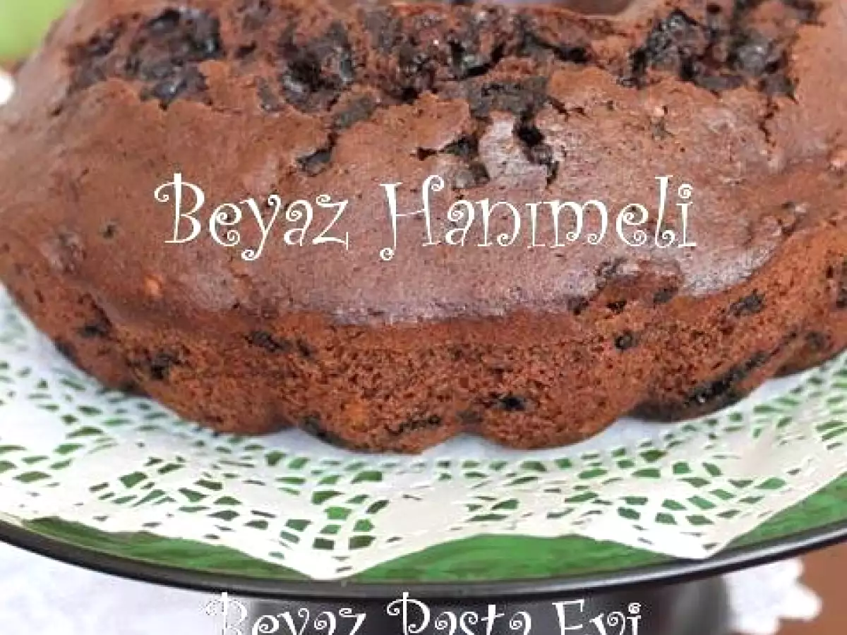 Damla çikolatalı ve cevizli enfes kek