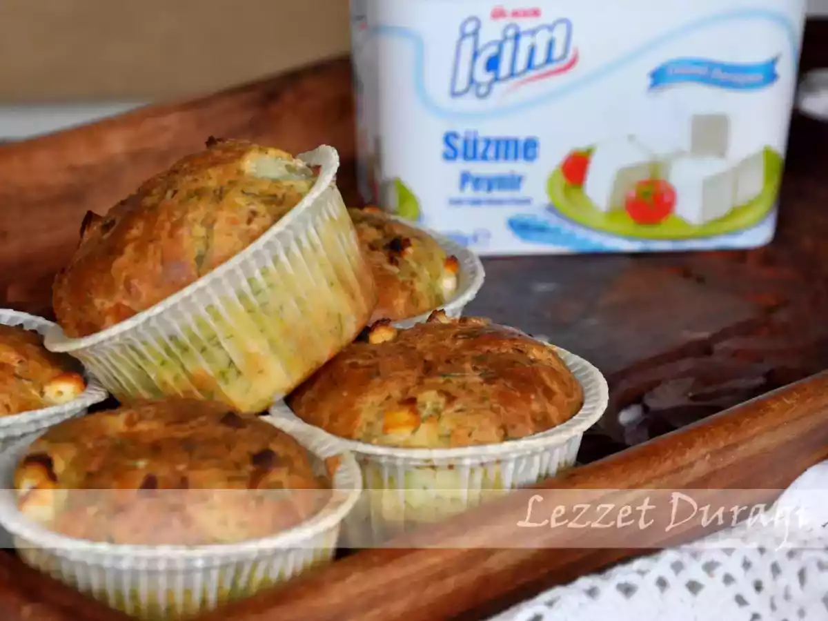Dere Otlu Süzme İçim Peynirli Muffin - fotoğraf 2