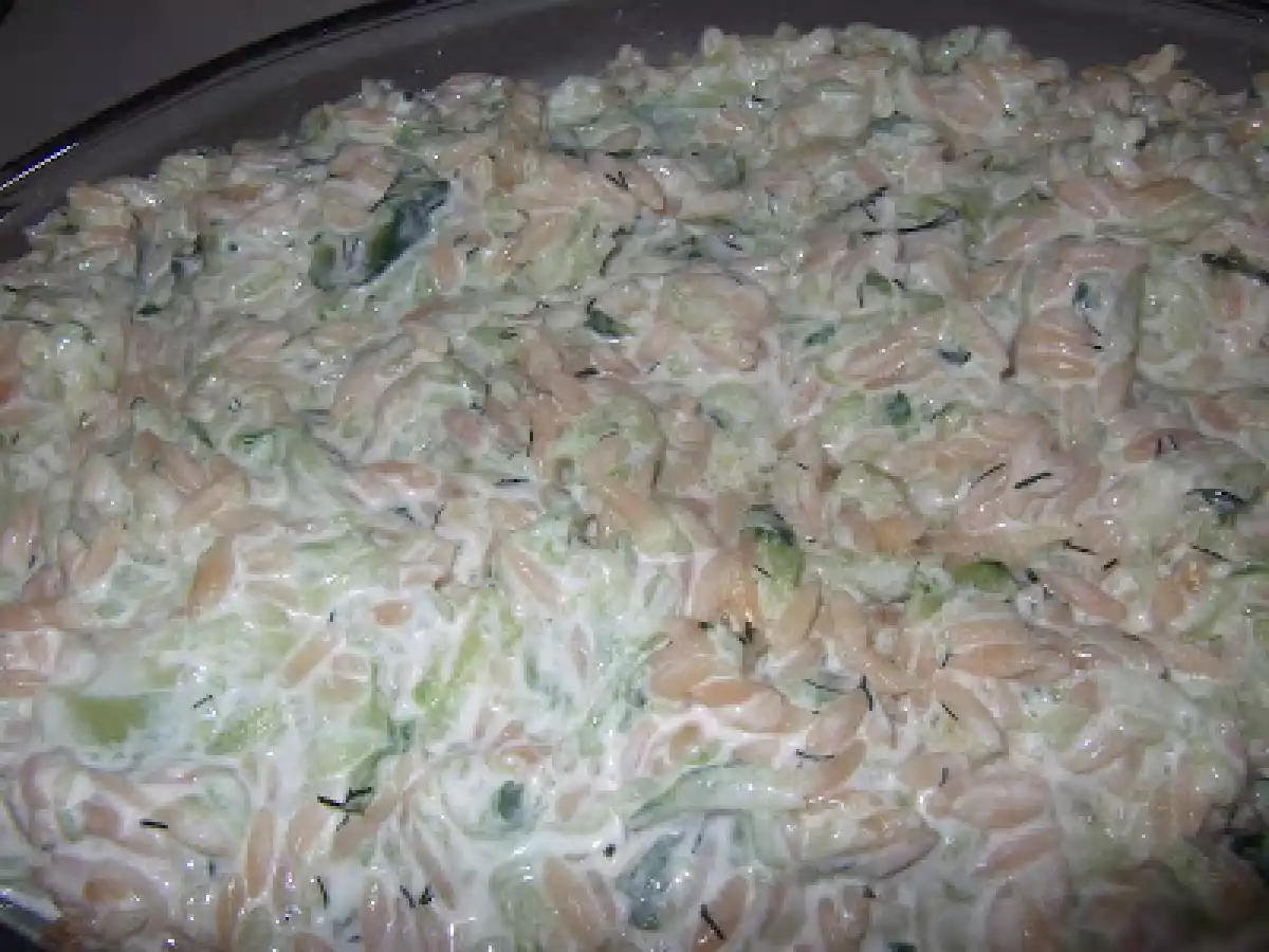 Dereotlu şehriye salatası ve geldim