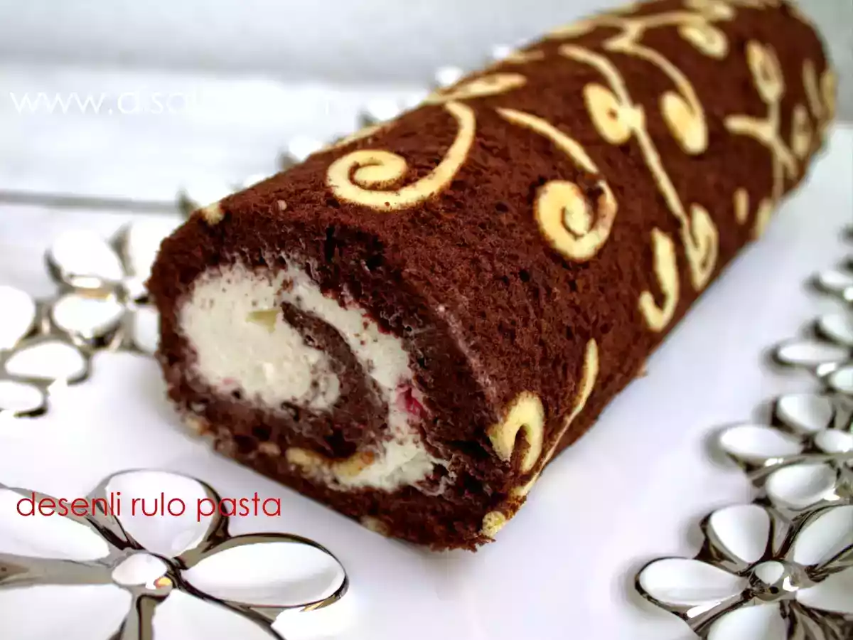 DESENLİ RULO PASTA