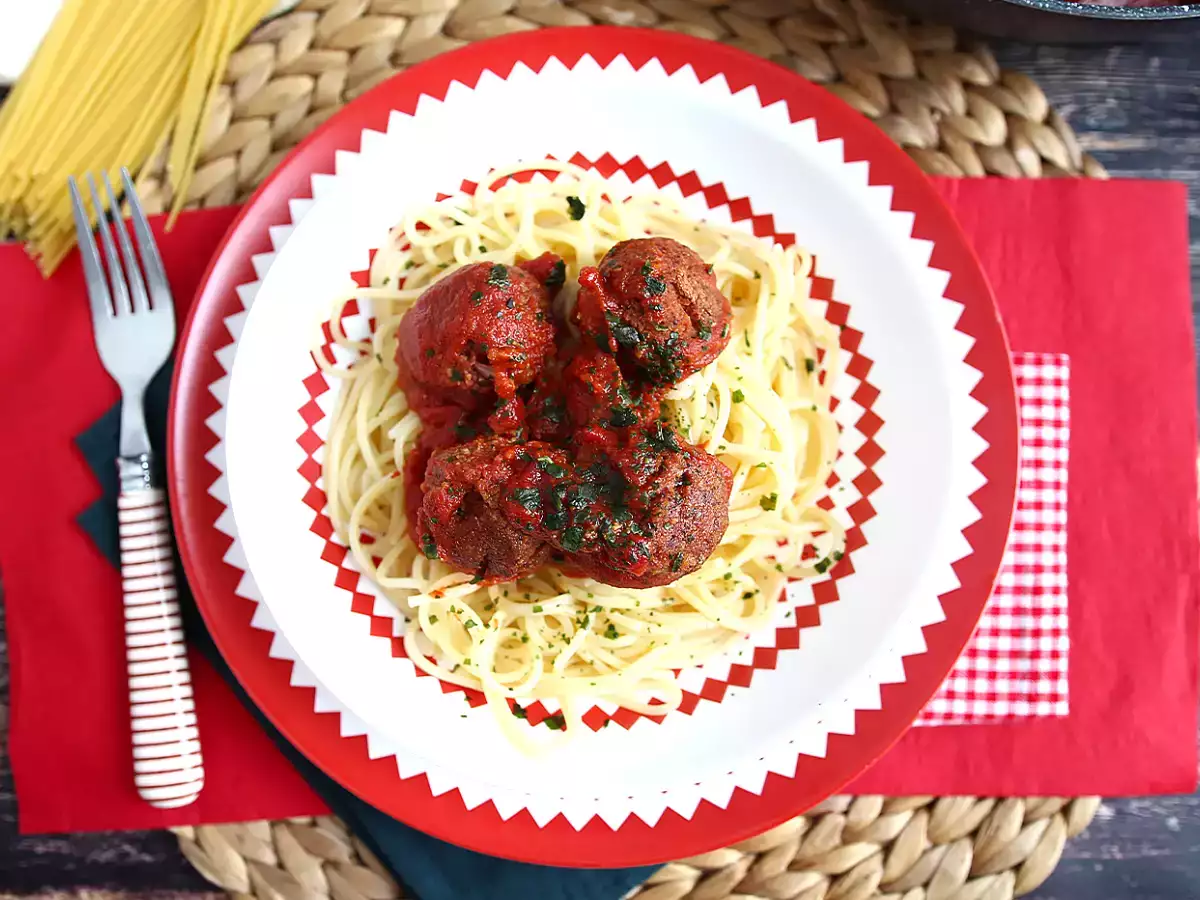 Domates soslu vejetaryen seitan köfte - fotoğraf 3