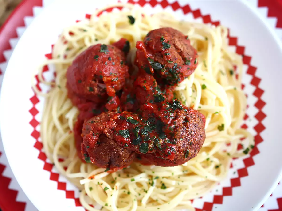 Domates soslu vejetaryen seitan köfte - fotoğraf 4