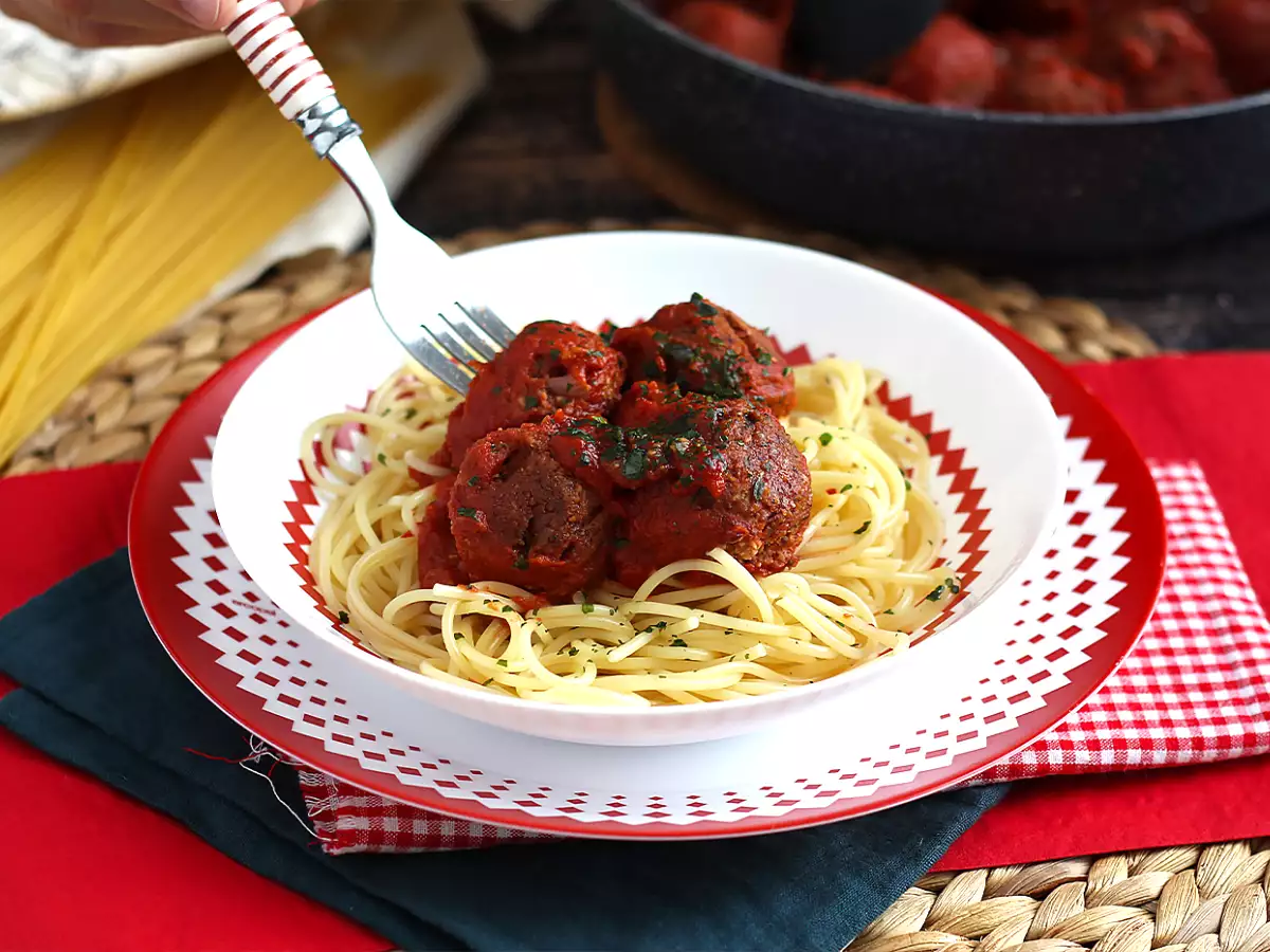 Domates soslu vejetaryen seitan köfte - fotoğraf 5