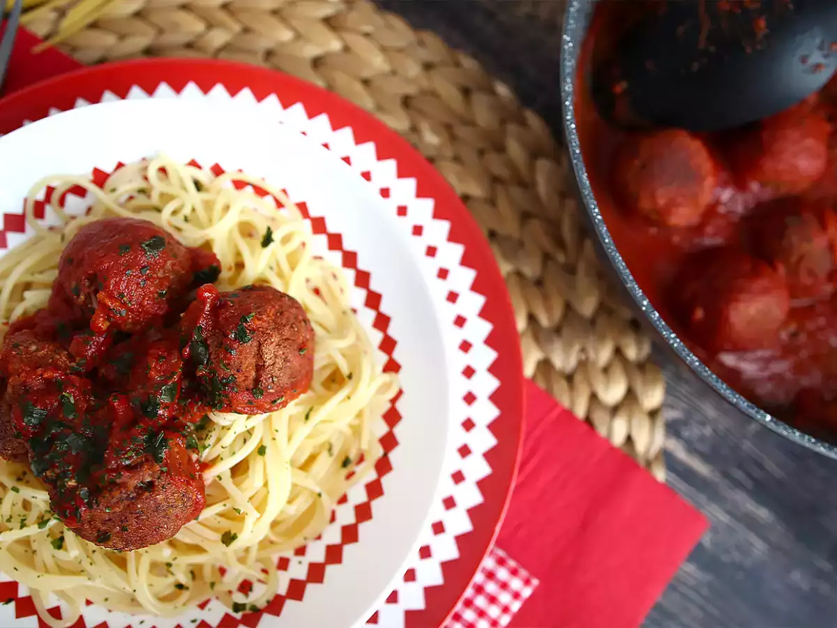 Domates Soslu Vejetaryen Seitan Köftesi - fotoğraf 2