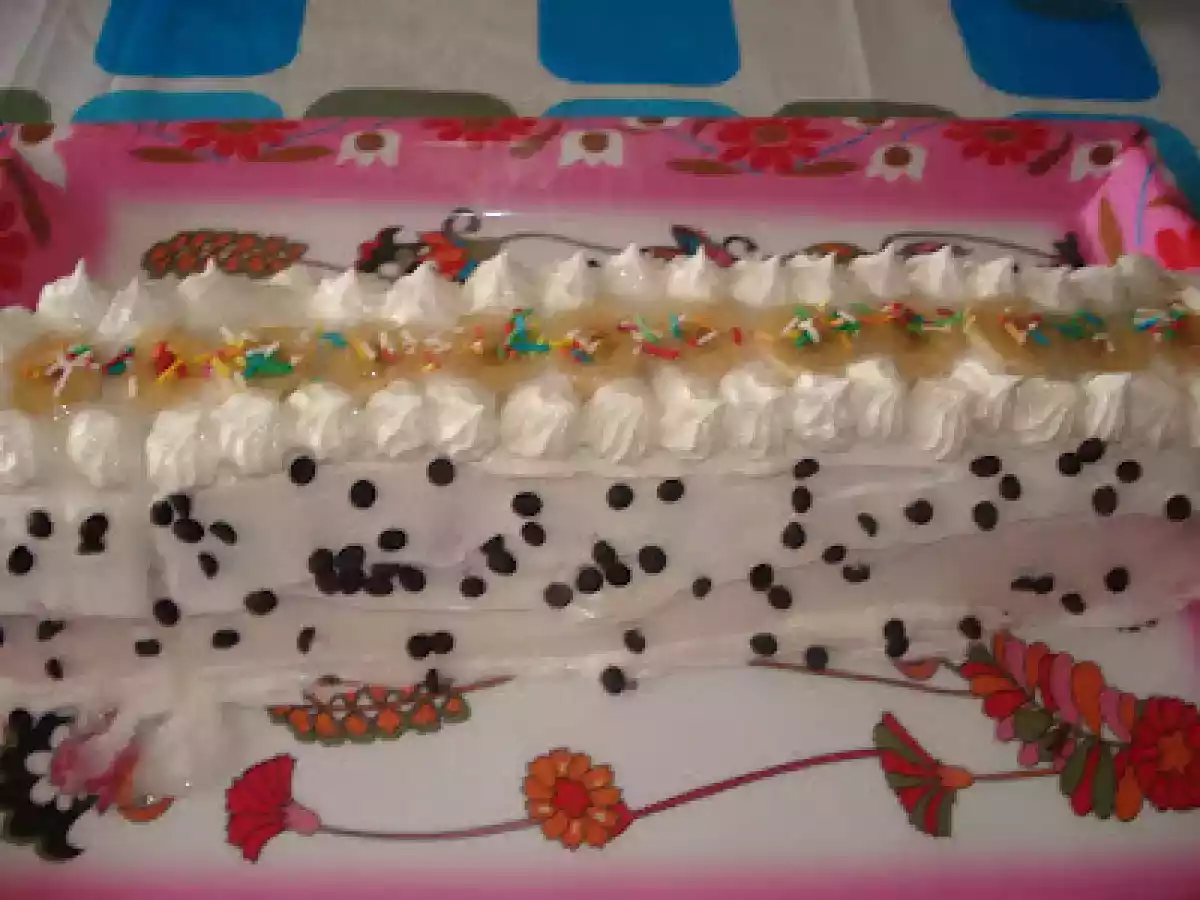 DÜN YAPTIĞIM İKİ BUÇUK PASTA :))