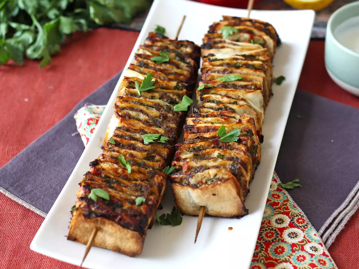 Ekmekli lavaş kebabı, meşhur kolay fırında pişmiş kebaplar! - fotoğraf 5