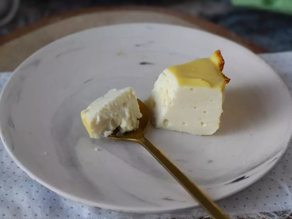 Ekonomik ve sadece 4 malzemeli yumuşacık ricotta keki - fotoğraf 2