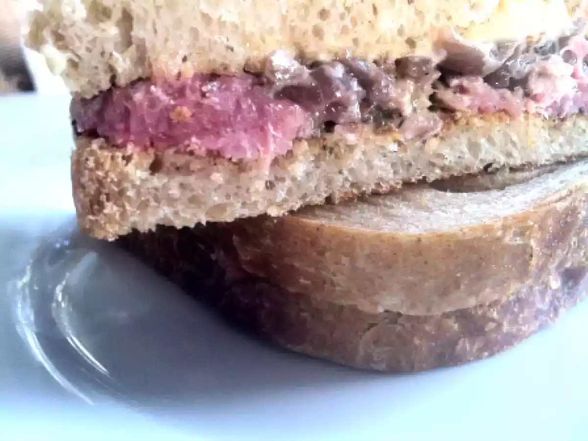 Ekşi maya tost ekmeği