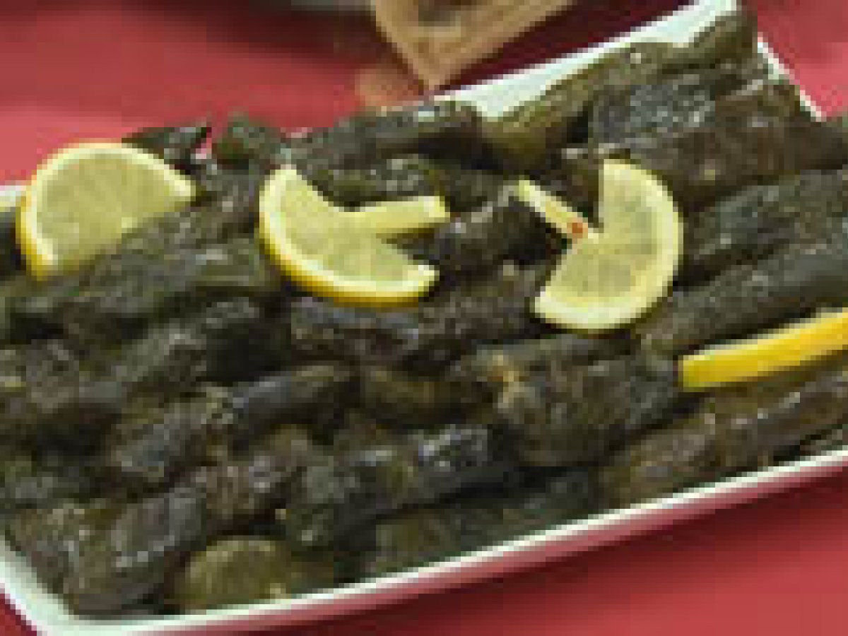 Ekşili bulgurlu yaprak sarması tarifi denizli