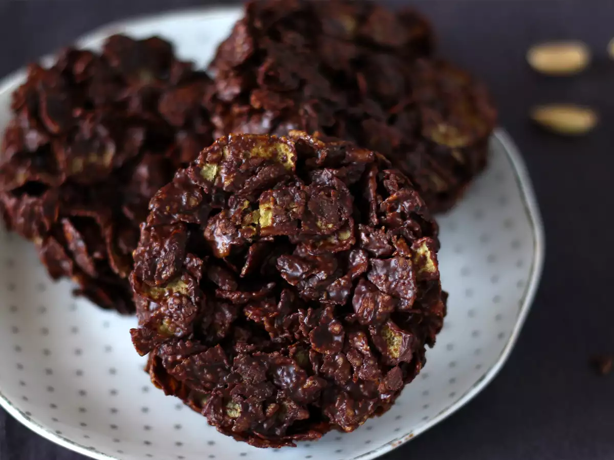 Ekstra çıtır fıstıklı çikolatalı kum gülleri - fotoğraf 4