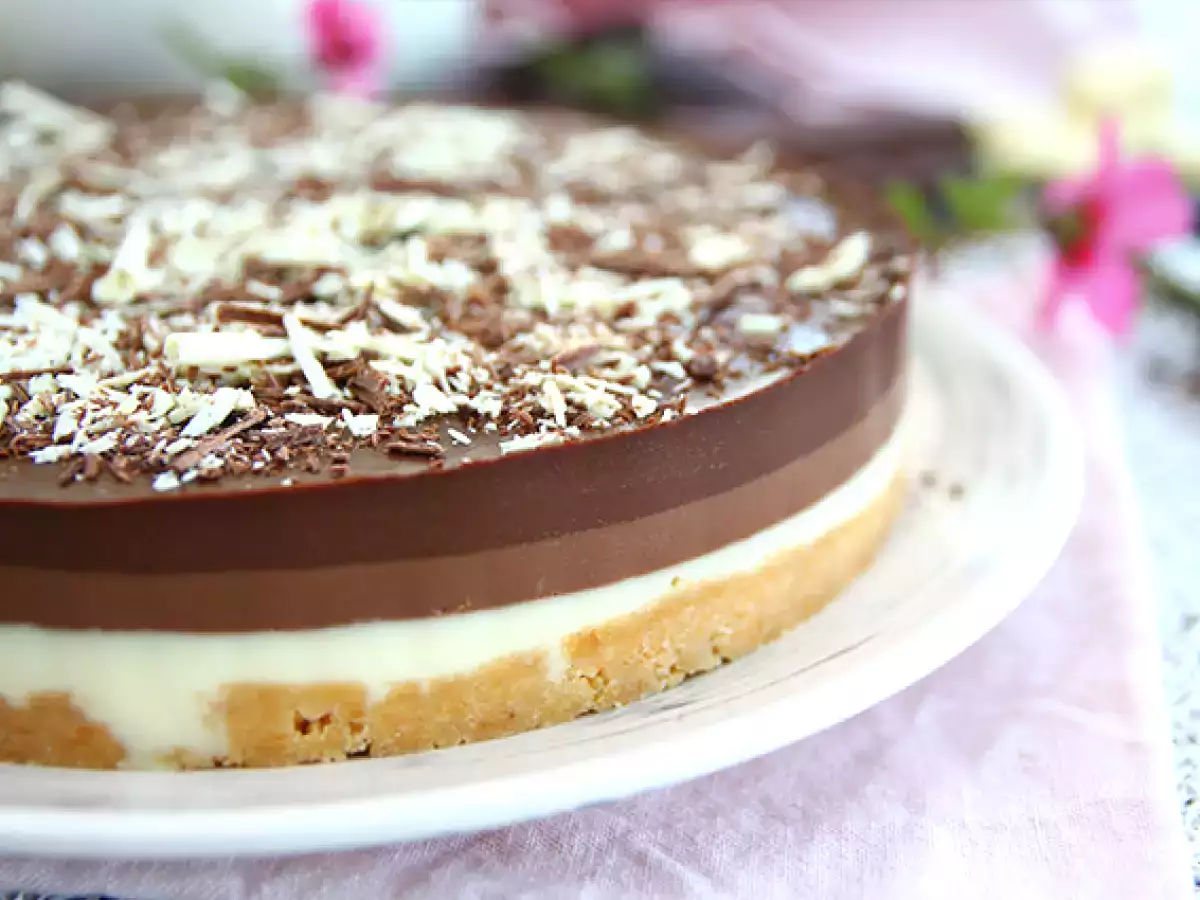 Ekstra fondan 3 çikolatalı pasta - fotoğraf 3