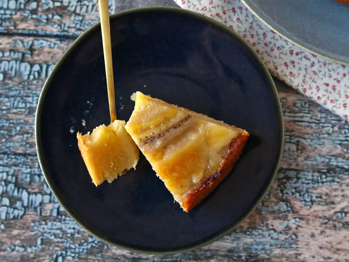 Ekstra fondanlı baş aşağı muzlu kek - fotoğraf 7