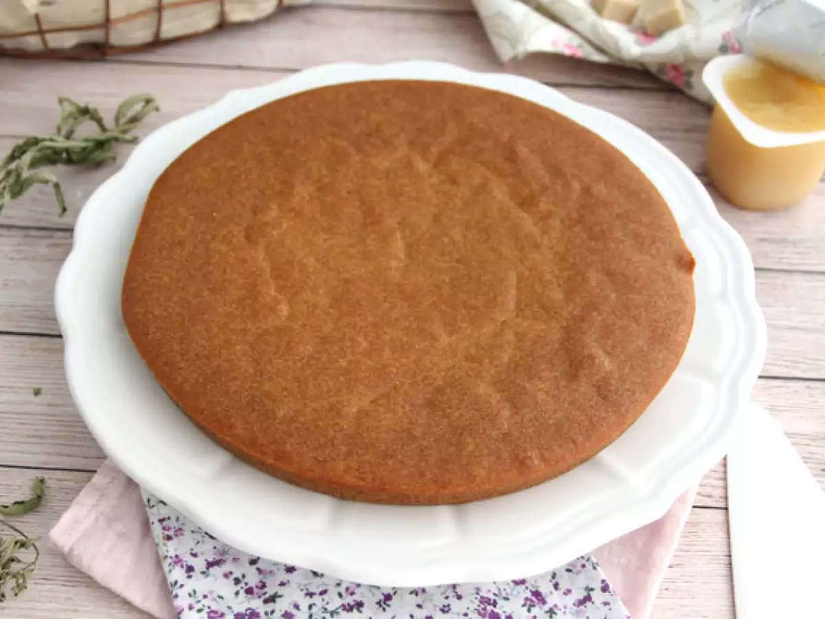 Elma püresi ve soya yoğurtlu kek (vegan ve glütensiz)