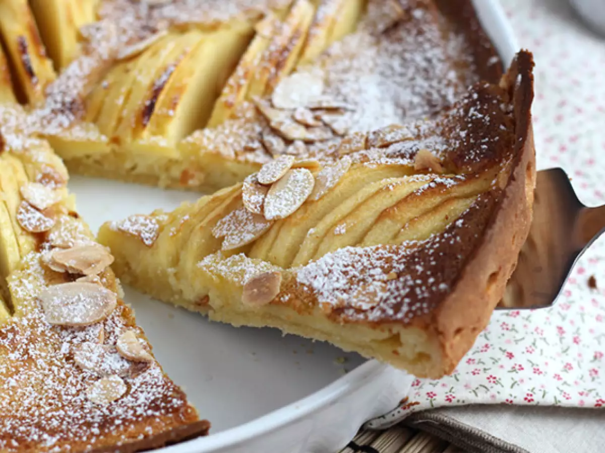 Elmalı ve bademli kek (Tarte normande) - fotoğraf 2